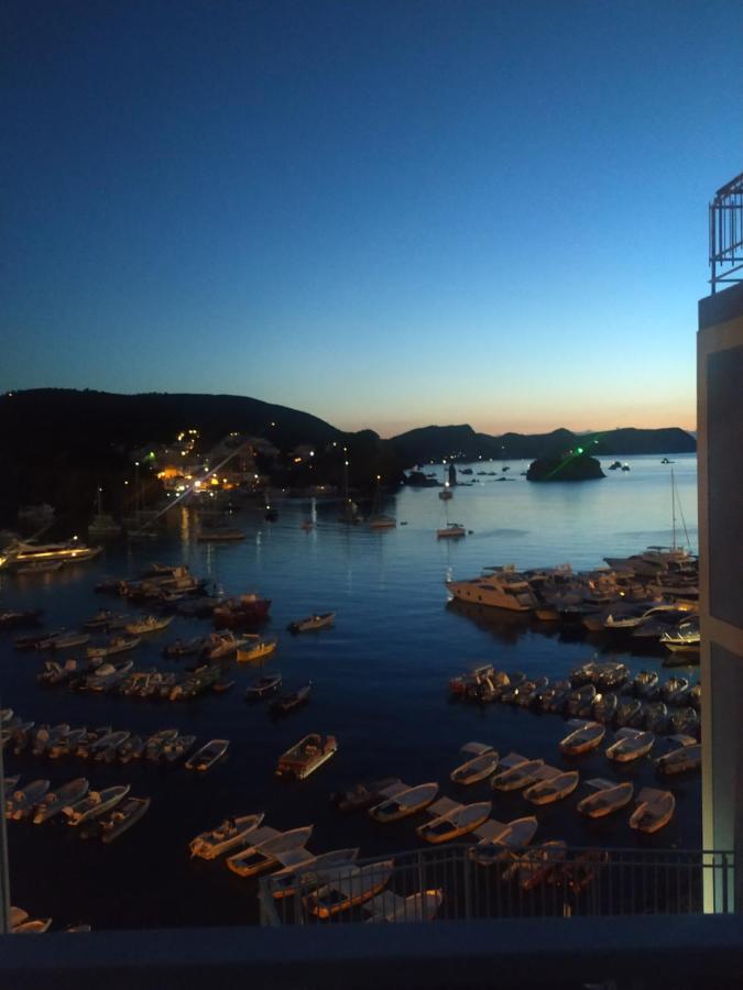 Hotel La Baia Ponza Ngoại thất bức ảnh